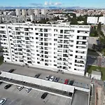 K&p - Luxurious Retreat - Brand New !! Daire